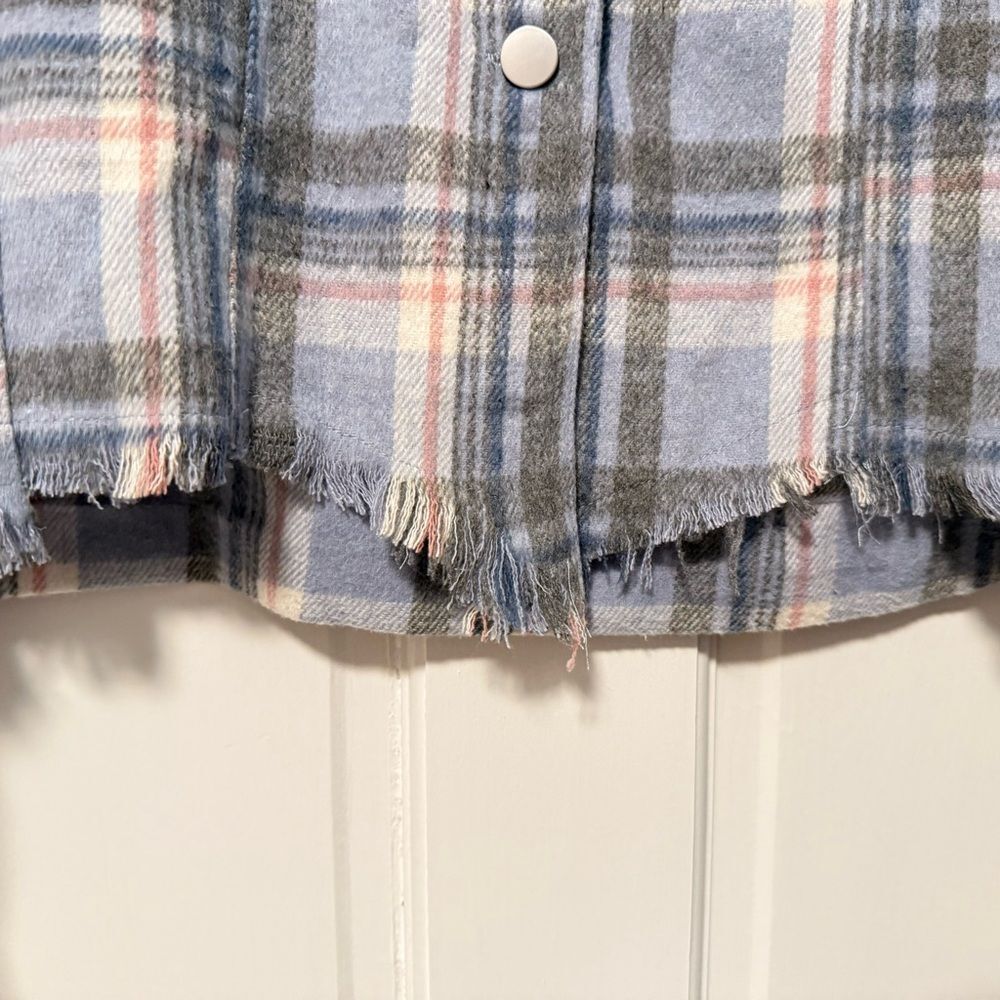 Altar'd State Flannel Long Sleeve Fringe Hem Button Up Top Blue Pink Plaid Large - Picture 2 of 7